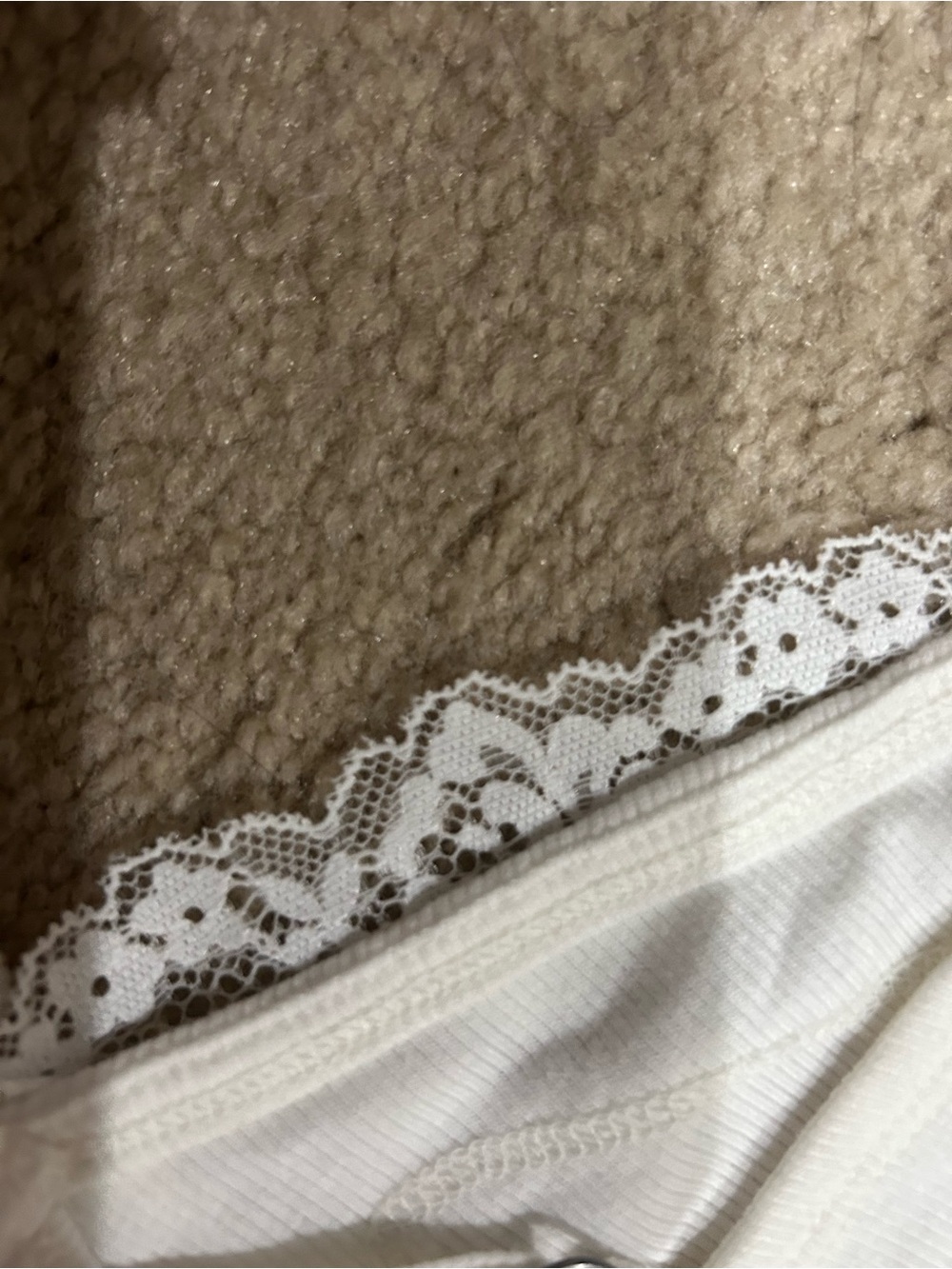 Hollister | NWT | White Lace-Trim Cami Tank Top - Small🤍 - Picture 5 of 7